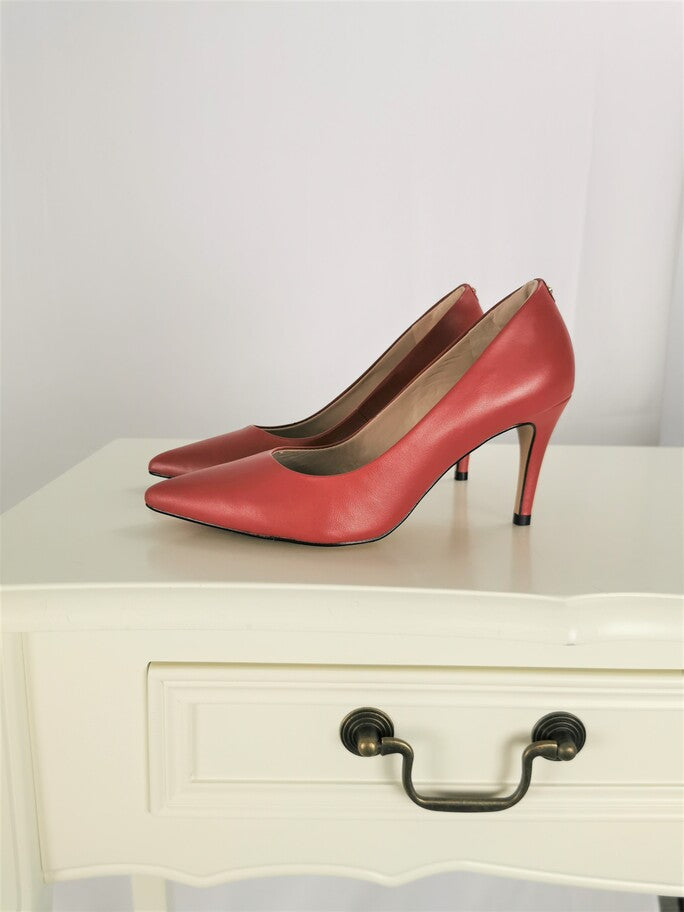 
                      
                        STILETTO PELE VERMELHO - H&K Boutique
                      
                    